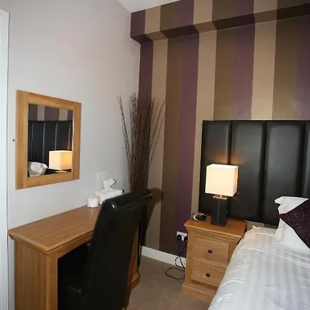 בית הארחה Barrington House 4*